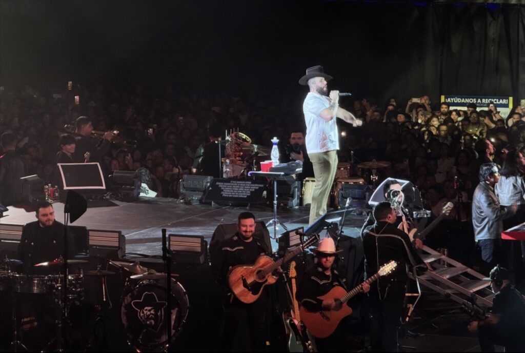 Carín León Brilla como una Estrella en el WiZink Center: Una Noche Inolvidable con Invitados de Lujo como Álex Ubago, Pablo Alborán, Manuel Carrasco y Omar Montes