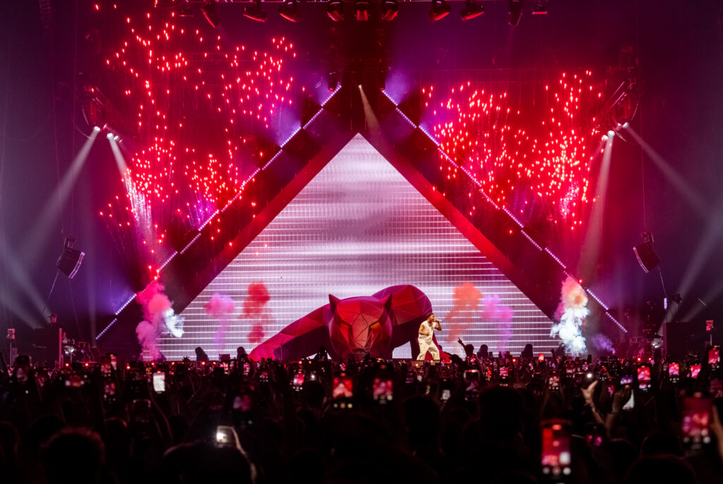 Myke Towers regresa a lo grande a Madrid: Un espectáculo deslumbrante en el Movistar Arena